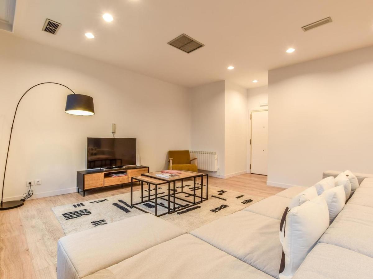 Апартаменти Apartamento En Plaza De Canalejas Мадрид Екстер'єр фото
