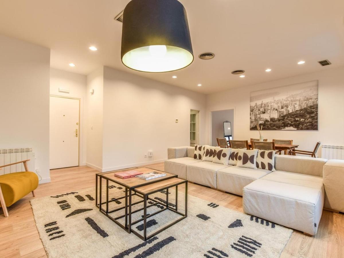 Апартаменти Apartamento En Plaza De Canalejas Мадрид Екстер'єр фото