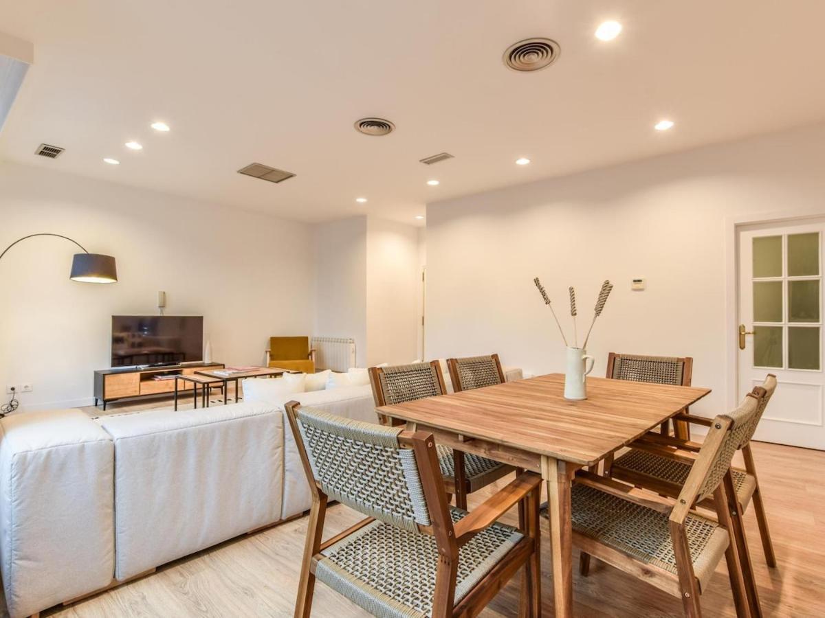 Апартаменти Apartamento En Plaza De Canalejas Мадрид Екстер'єр фото